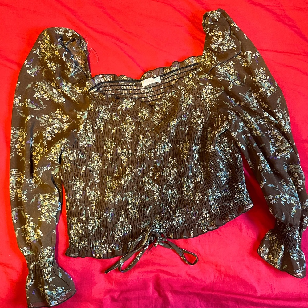 Cute stretchy crop top only worn twice